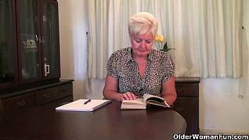 Две русские бабули любят секс втроём